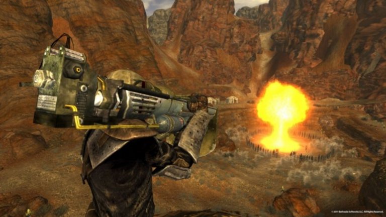 Fallout Online

Fallout Online, известна първоначално с кодовото име Project V13, представляваше масова онлайн игра, разработвана от Interplay Entertainment. Създателите на оригиналната поредица Fallout анонсираха ММО заглавието през 2010 г. и играта стигна до етап на бета тестове, преди да бъде прекратена през 2012 г. в резултат на дългата съдебна битка между Interplay и Bethesda. Накрая лицензът остана в Bethesda и оттогава компанията прави новите постапокалиптични игри. Интересно е, че всъщност правата върху Fallout Online също са в издателя, но не сме чули да има някакви планове за възраждането на играта.