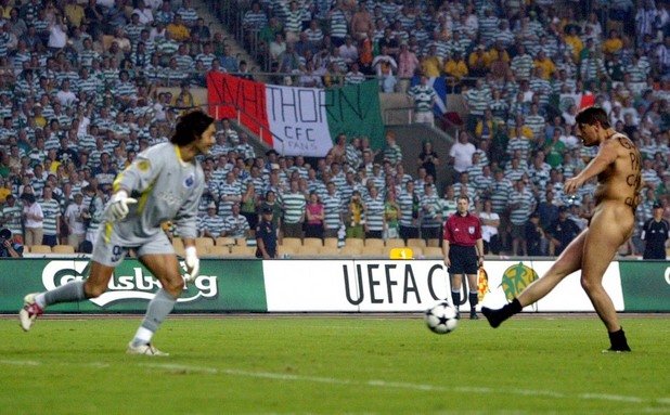 Стилиян Петров също го видя. Година по-късно, Севиля. Финал за купата на УЕФА Селтик - Порто, Марк влиза и майсторски вкарва край Витор Баия на вратата на португалците.