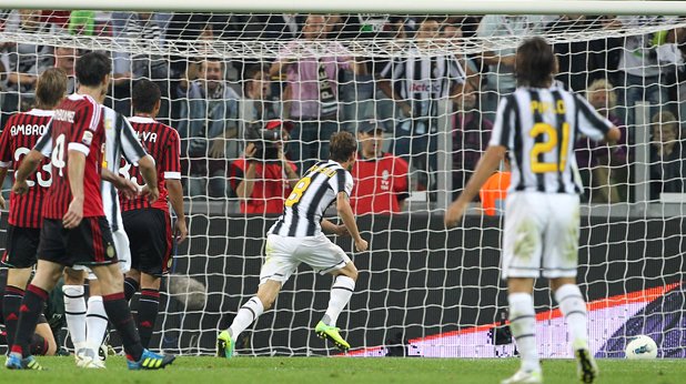 Първият от двата куриозни гола на Маркизио във вратата на Милан