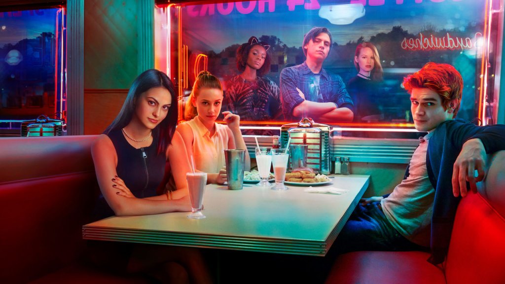 5. Riverdale 
\"Докато се изправя срещу тревогите на секса, връзките, училището и семейството, тийнейджърът Арчи и приятелите му се замесват в тъмна мистерия.\"