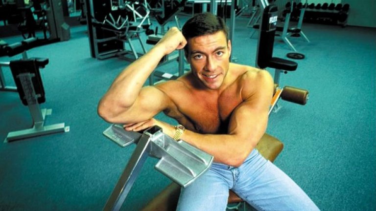 Жан-Клод Ван Дам
Любимият екшън герой, който по едно време прекарваше месеци наред в България, за да снима поредния филм, сякаш става все по-готин с годините. В началото на своята кариера в началото на 90-те Ван Дам не блестеше с кой знае какви роли, но след това успя да си извоюва собствена територия в киното, експериментирайки с различни режисьори в редица странни екшън филми. През годините той работи с Джон Ву в "Трудна мишена" (1993), с виетнамския майстор Тцуй Харк в "Двойна комбина"(1997), "Двойник" (2011), "Разкатаване" (1998), след което значително порасна като актьор, работейки с режисьора Ринго Лем в "Максимален риск" 1996, "Двойникът" от 2011 и прекрасният "Ад" от 2003 (и този сниман в България). Не може да не пренебрегнем и неговото знаменито изпълнение като себе си във филма JCVD (2008), в който можете да чуете страхотен монолог, изпълнен с честност, емоционалност и сила.
Величието продължи с двете продължения на „Универсален войник" от 2009 и 2012-та, след което участва, режисира и написа сценария на истински екшън шедьовър - "Пълна любов" с две режисьорски версии от 2010 и 2014-та.