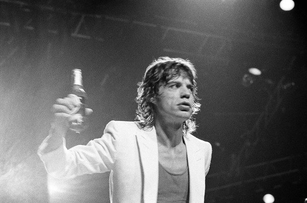 Миг Джагър, сниман през 1982 година от Едуард Кийтинг. The Rolling Stones са сред любимите групи на Кийтинг. 