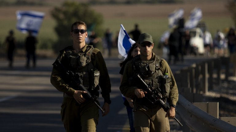 Решението доведе до напрежение между политическото и военното ръководство на страната