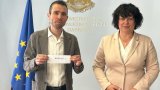 Близо 56 000 деца решават тест с 23 задачи