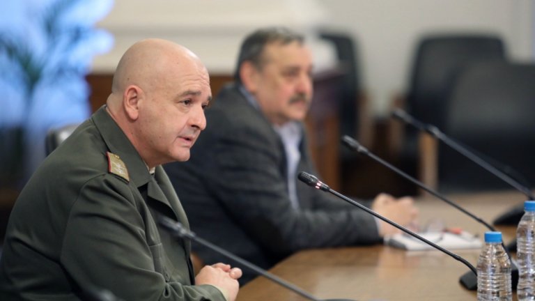 Генерал Мутафчийски коментира, че в неделя предстои експеримент с организация за посещението на парковете, от който зависи и дали те ще останат отворени за родители с деца