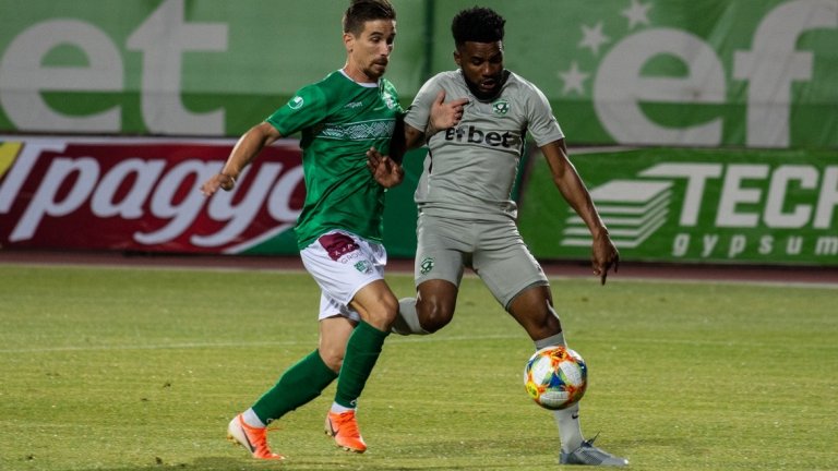 Двата тима си отбелязаха шест гола под Аязмото.