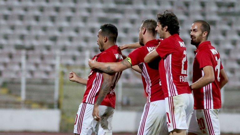 Сред по-сериозните потенциални противници на ЦСКА и Локо в плейофите са ПСВ Айндховен, Фейенорд, Айнтрахт (Франкфурт), Еспаньол, Уулвъртхемптън.