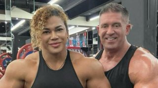 Кръв и мускули: Бодибилдър премаза Жената-Хълк с чук, след което се самоуби