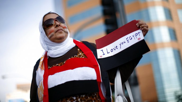 80 са жертвите от снощния протест в Кайро