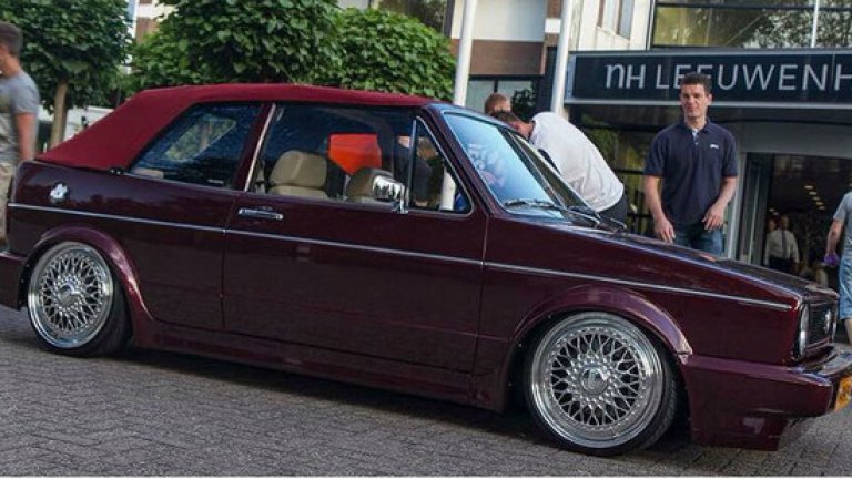 Лачени усмивки от старите ленти с Golf Mk2 кабриолет