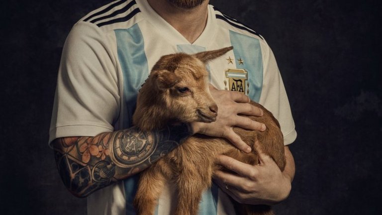 Меси има талисман за Световното