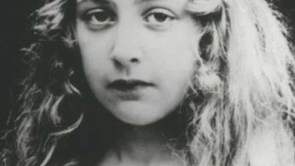 agata-v-detstve