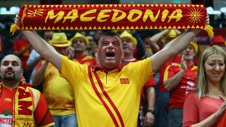 Съседна Македония класира цели два отбора в плейофите на Лига Европа, с 1 повече от нас. Редно е да научим малко повече за футбола у западните ни комшии. Вижте в галерията...
