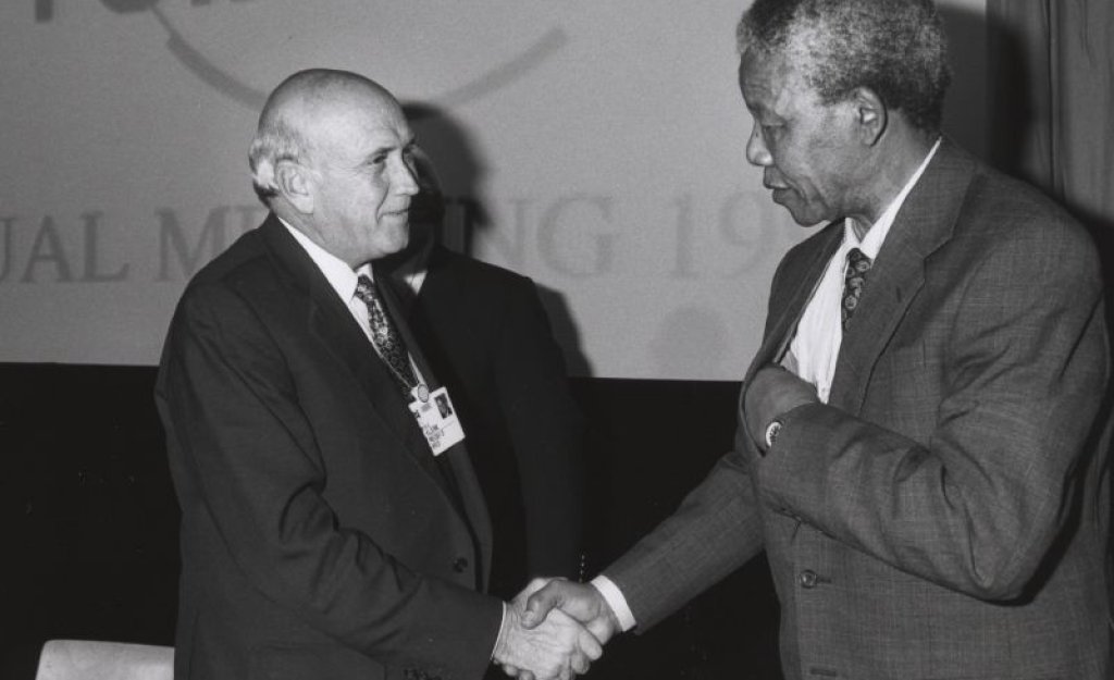 Frederik_de_Klerk_with_Nelson_Mandela_-_World_Economic_Forum_Annual_Meeting_Davos_1992
