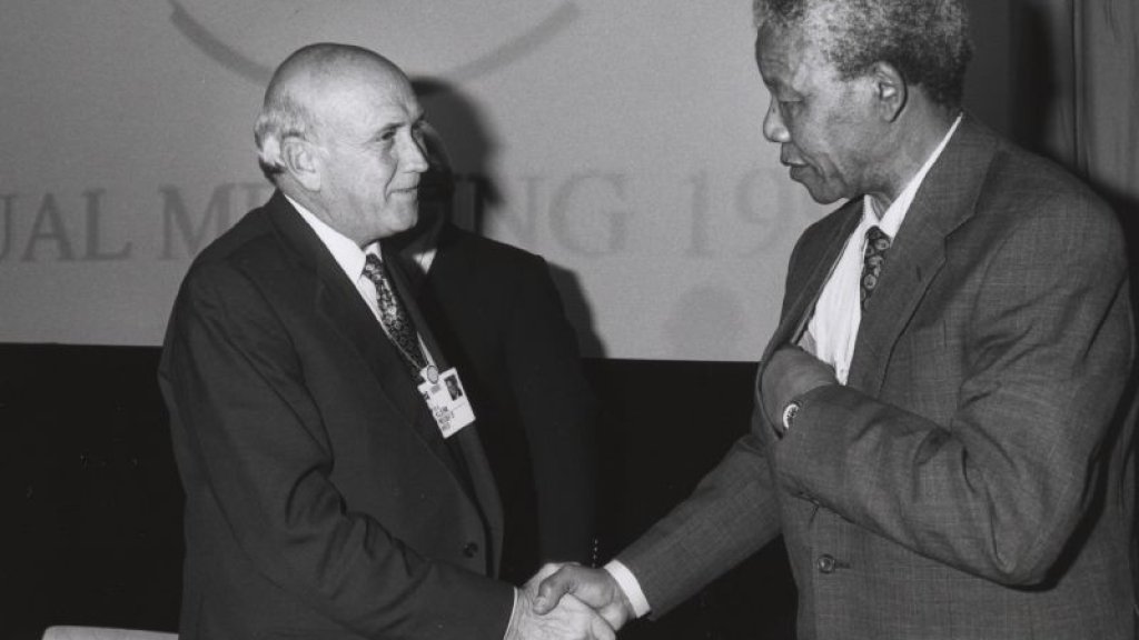 Frederik_de_Klerk_with_Nelson_Mandela_-_World_Economic_Forum_Annual_Meeting_Davos_1992