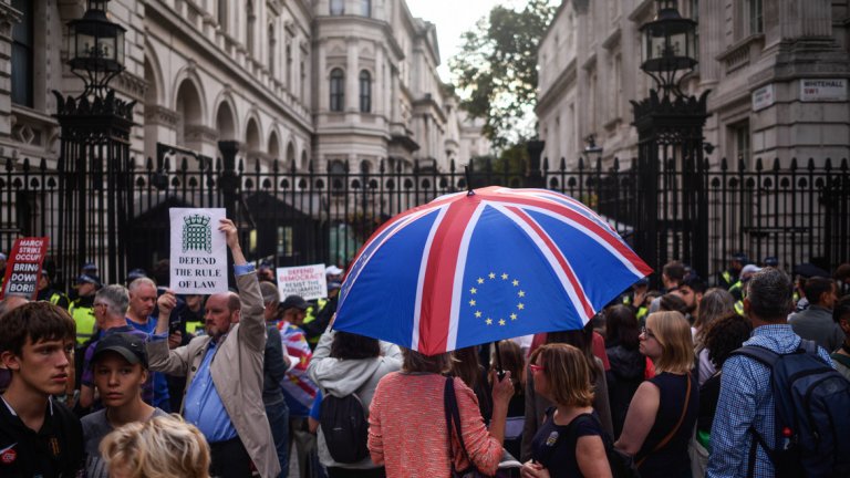 Протести срещу предложението на премиера Борис Джонсън имаше в Лондон и големите градове на страната