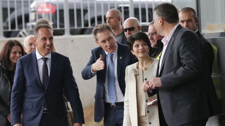 Сред тях беше и членът на ГЕРБ и бивш здравен министър Десислава Атанасова