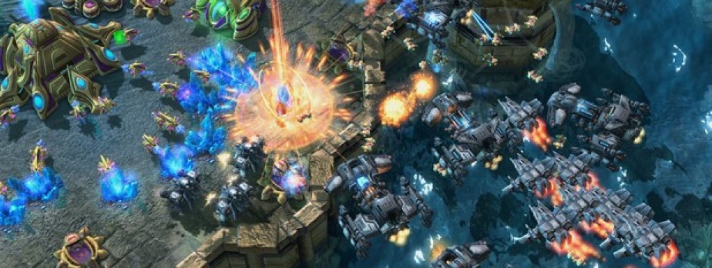 Starcraft 2
Манията по Starcraft владее все повече геймъри - особено в Южна Корея, но и в други страни от Азия. Стратегическата игра е толкова популярна, че играчите анализират сесиите си пред журналисти, така както го правят футболистите след големи мачове. Целта на играта е да подобриш собствените си позиции чрез хитри тактики - качество, за което Starcraft си е изградила дългогодишна репутация. 
12 години след появата на първото заглавие от серията Starcraft, през 2010 г. беше направена премиерата на "наследника" Starcraft II. Големите асоциации по електронни спортове веднага включиха играта в програмите на световните турнири за професионалисти. 
Starcraft запали искрата на бума на гейминг-индустрията, като заедно с Diablo и Warcraft доведе до масовия успех на студиото Blizzard.