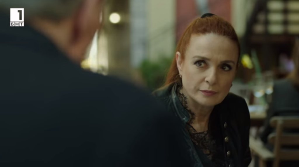 Любимата на Попов - Доротея (Бойка Велкова), потъва все по-дълбоко в работата си като прокурор на мафията - роля, която определено не й харесва