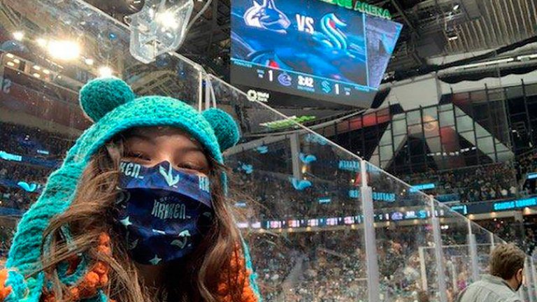 "Бенката на врата ви е рак!": Как фенката Надя спаси живота на домакина на гостите