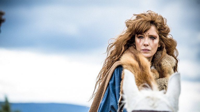 Britannia
След като Vikings прокараха доста успешно път за историческите драми за варвари, а The Last Kingdom успя да зареди допълнителен интерес към жанра, сега Britannia идва да спечели сърцата на феновете. Сериалът се фокусира върху Британия по време на римската инвазия на Острова. Борбата за надмощие между келти и римляни, политиката и драмата, обещават да бъдат обилно поляти с брутални битки.