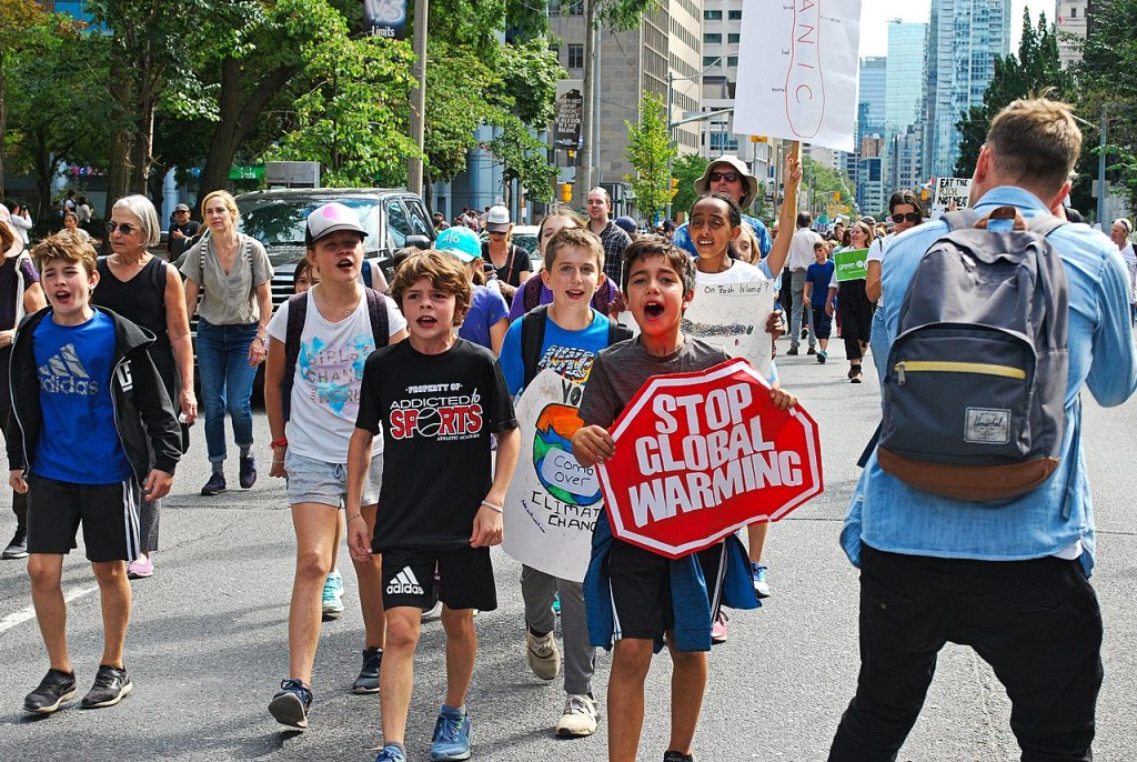 _Stop_Global_Warming__child_demonstrators_in_Toronto_27_Sep_2019
