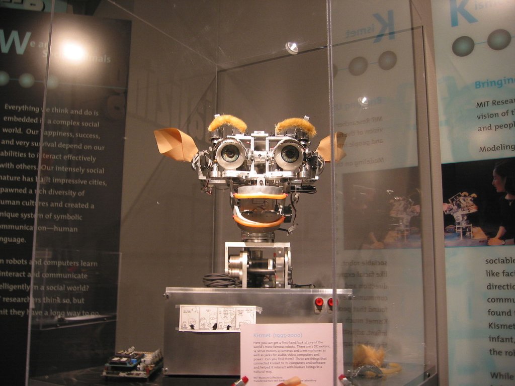 1280px-Kismet_robot_at_MIT_Museum
