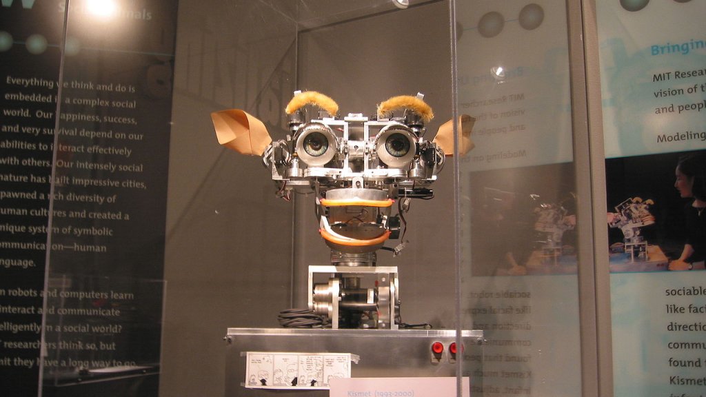 1280px-Kismet_robot_at_MIT_Museum