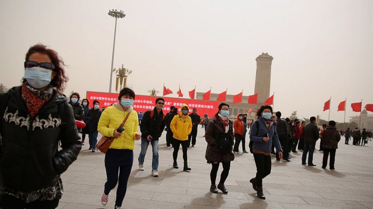 Вятърът пренася пясъка от пустинята на стотици и дори хиляди километри над Северен Китай и дори над Корейския полуостров