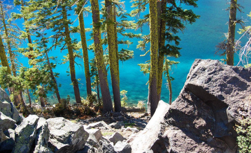 Този плаж не е точно плаж. В Crater Lake  в Орегон е позволено да се плува, но единствения начин да го направите е да скочите в него от тук. Стига наистина да искате, защото водата е студена. Само за любители на екстремните преживявания.