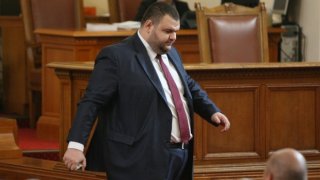 18014-Пеевски_960_539