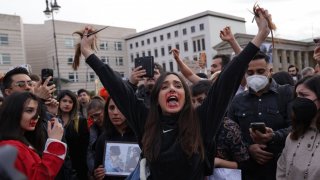 Смъртта на Масха Амини провокира масови протести в цялата страна