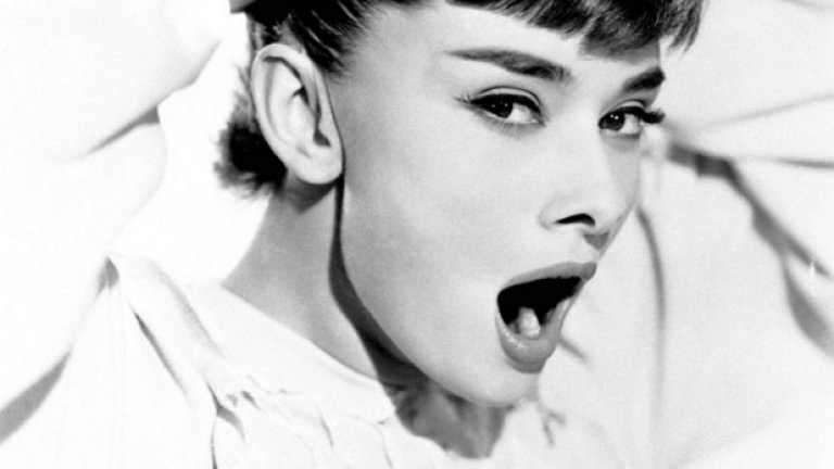 Неподражаемата и своенравна тъмнокоса икона Одри Хепбърн