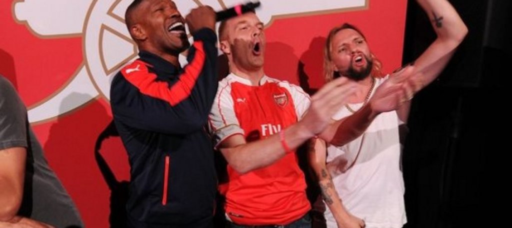 Джейми Фокс купонясва с Арсенал през 2016 г., когато тимът представи новите си екипи на парти в Холивуд. Тогава прочутият актьор и музикант обяви подкрепата си към "артилеристите".