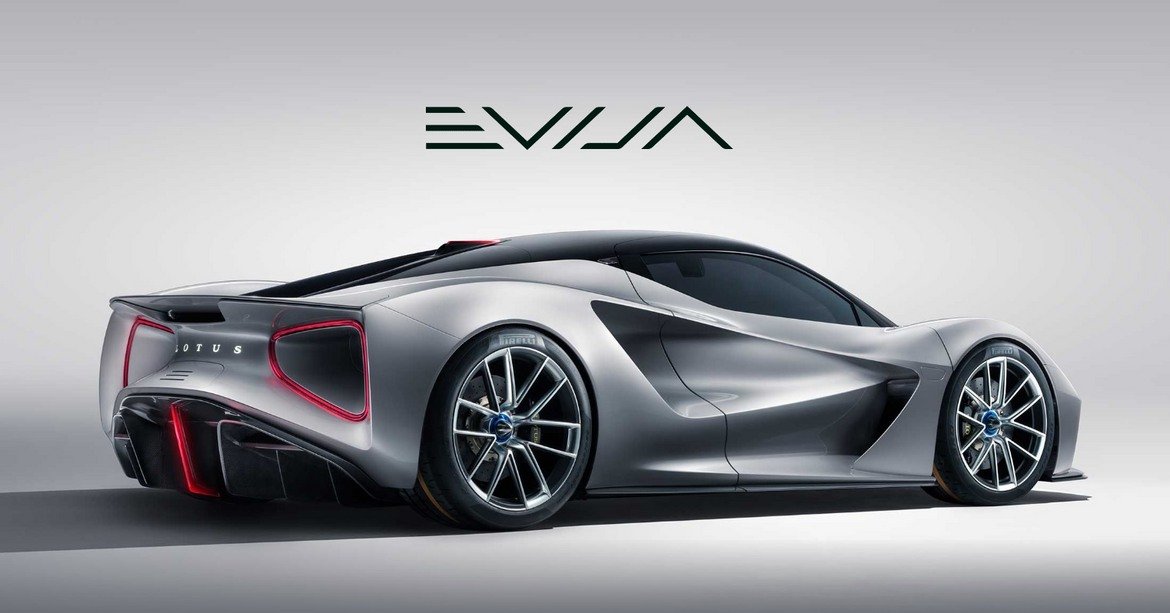  Lotus Evija 

Evija за първи път видя бял свят през август по време на Автомобилната седмица в Монтерей, Калифорния. Британският бранд за луксозни спортни коли Lotus показа първия си изцяло електрически автомобил в САЩ, а малко по-късно станаха ясни и конкретните специфики на Evija. 

Тя разполага с 493 конски сили и ускорява от 0 до 100 км/ час за под 3 секунди. Освен това вдига от 0 до 300 км/ час за под 9 секунди. Максималната й скорост е 320 км/ час и с едно зареждане успява да измине 400 км. 

Ако се чудите откъде идва това екзотично име – Evija всъщност е името на Ева на староиврит. Наименованието може да означава и "жив" и "оживен". От електромобила ще бъдат произведени 130 екземпляра, всеки от тях – на цена от около 2 млн. долара.  