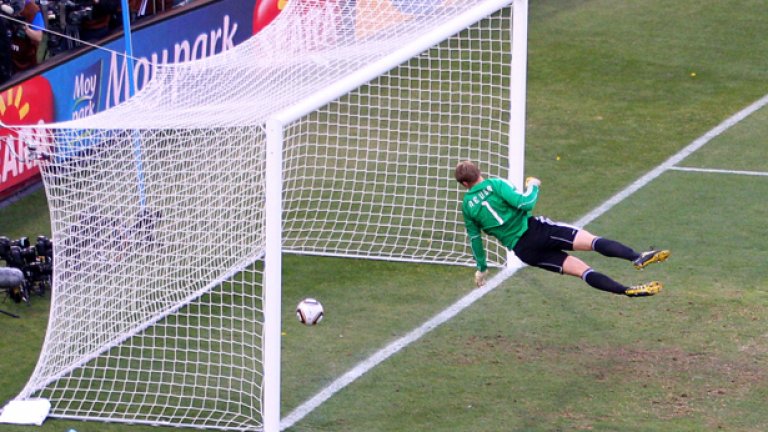 Това беше гол отвсякъде на Мондиал 2010, след който резултатът на Германия - Англия трябваше да стане 2:2... Мачът обаче завърши 4:1 за Бундестима