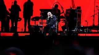 Phil_Collins_-_BST_Hyde_Park_-_Friday_30th_June_2017_PCollinsBST300617-26_(35649688476)