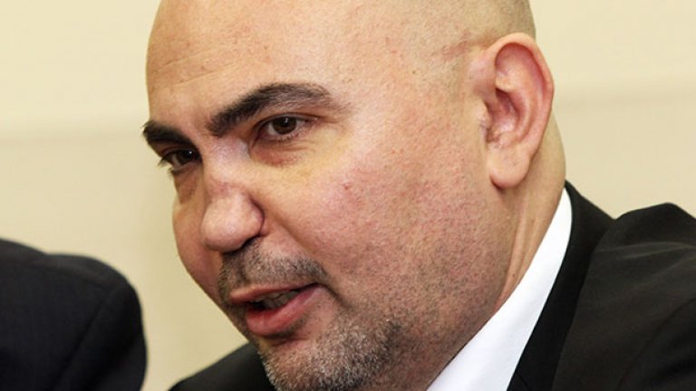 Росен Петров и Румен Йончев раздават Манифест за съединението, справедливостта и възмездието