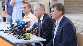 По думите му крайните модели на социална дистанция не могат да продължат с месеци