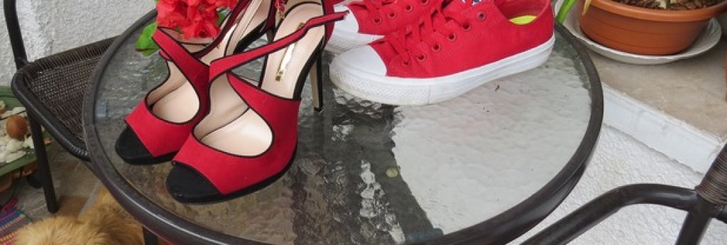 Ако сте жена, може да сте сигурна, че превъзхождат най-секси червените ви обувки с токчета. По много показатели, най-важният от които е снижаването на риска от изкълчване на глезена