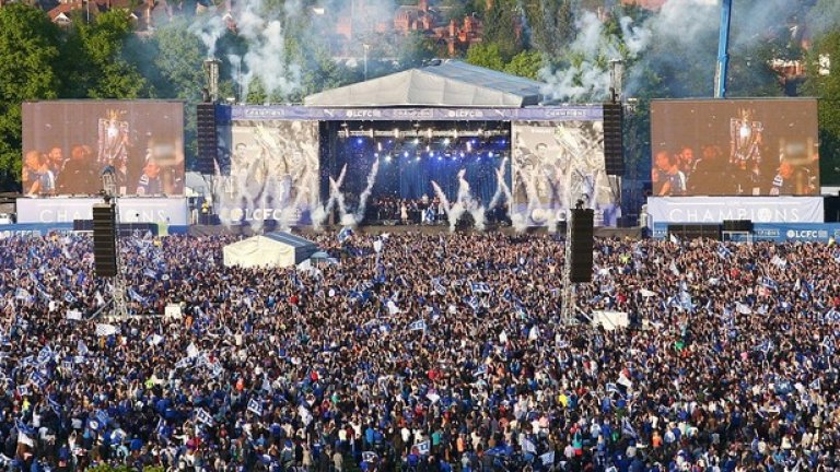 250 хил. на шампионския парад на Лестър