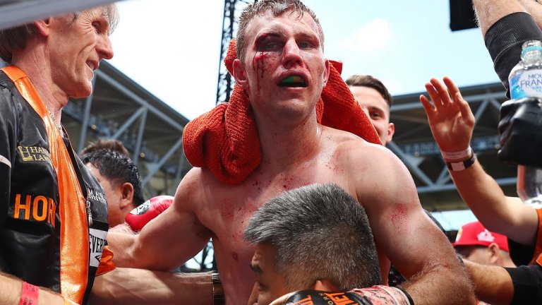 "Това е решението на съдиите. Уважавам го", бе краткият коментар на 38-годишният Пакиао след края на мача.