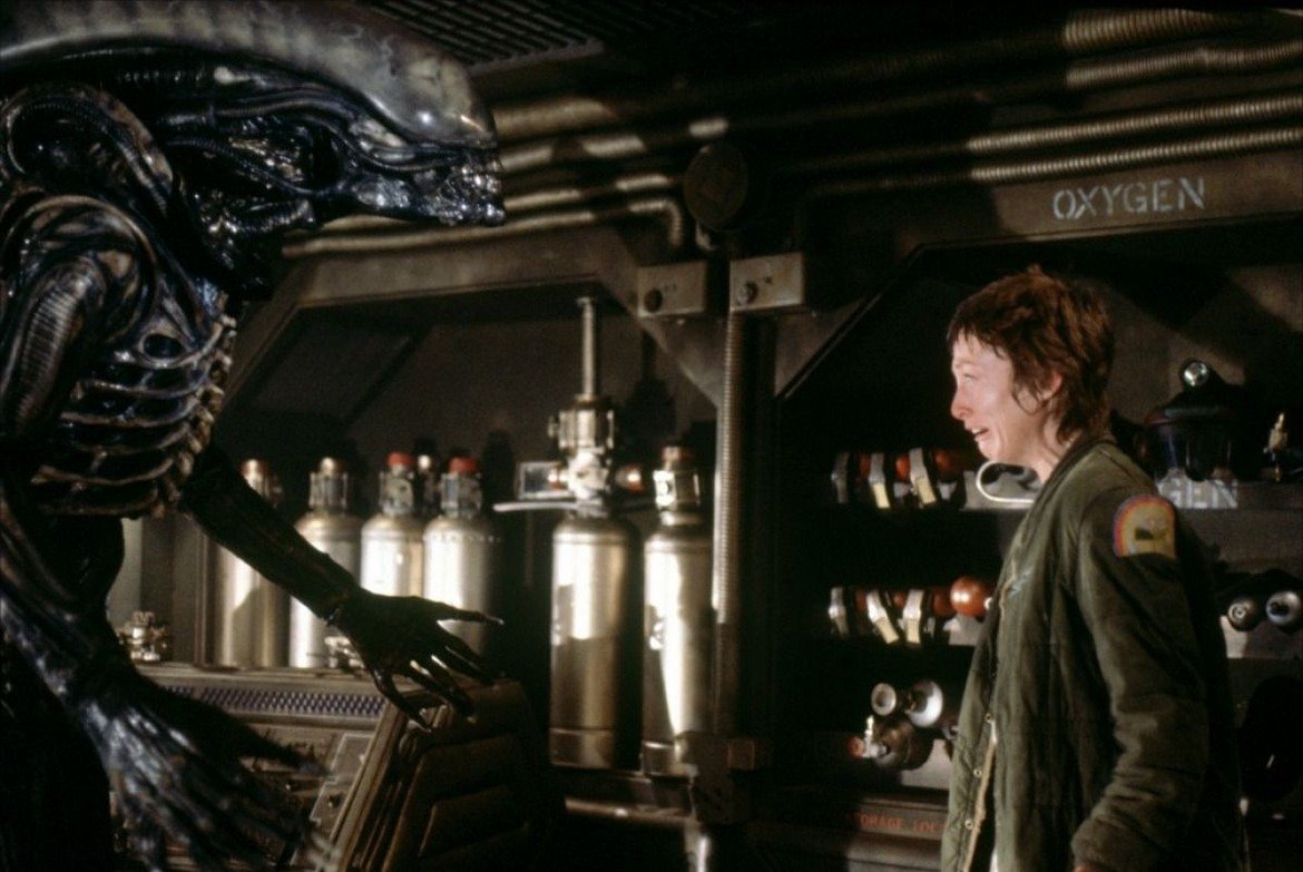 Alien

Disney вече притежава и двете най-популярни извънземни чудовища. Първото от тях - Пришелецът, е с неясна съдба. Ридли Скот съживи поредицата с предисториите "Prometheus" и "Alien: Covenant", като същевременно отписа идеята за продължение на старите филми, което да е дело на режисьора Нийл Бломкамп. Джеймс Камерън обаче намекна, че "Alien 5" все пак може да стане реалност.