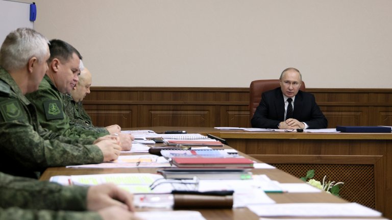 Путин пита военното командване как да продължат в Украйна