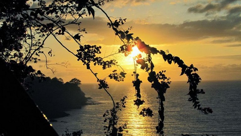 "Раят на Земята", който НЕ иска да гони туристи