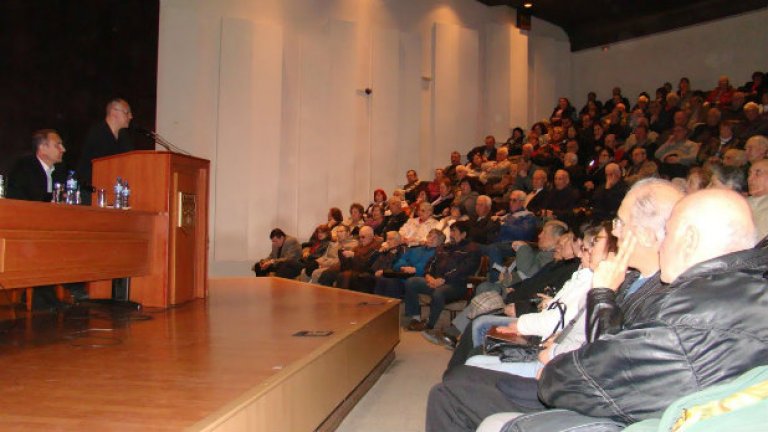 Станишев каза, че десните в Европа винаги са използвали България за черната овца на съза