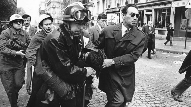 Червения май на 1968-а: Париж гореше, а спасението на хората беше Ролан Гарос