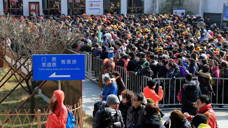 Експерти се опасяват, че Пекин разхлаби твърде рано мерките срещу заразата от коронавирус