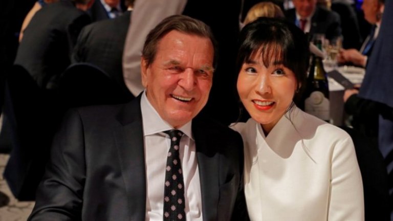 Как Герхард Шрьодер стана Властелинът на пръстените