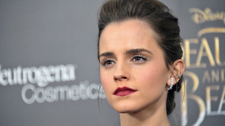 Ема е заклета феминистка 
За никого не е тайна, че актрисата е със силни феминистки възгледи. Тя е посланик на ООН на добра воля и упорито защитава половото равенство, настоява за повече жени режисьори и за равностойно заплащане на жените в шоубизнеса. Разбира се, възгледите ѝ често биват критикувани и мнозина ѝ се подиграват, че е богата и разглезена звезда, която само се опитва да изглежда по-интересна. Уотсън отговаря, че не ѝ пука кой как я нарича и че нищо няма да я спре “да се бори за справедливост“.